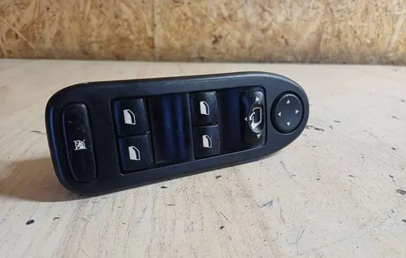 Citroen C5 Electric window control switch 53269704 53269700