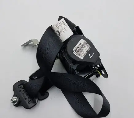 Nissan Leaf II (ZE1) Front seatbelt 638265101E