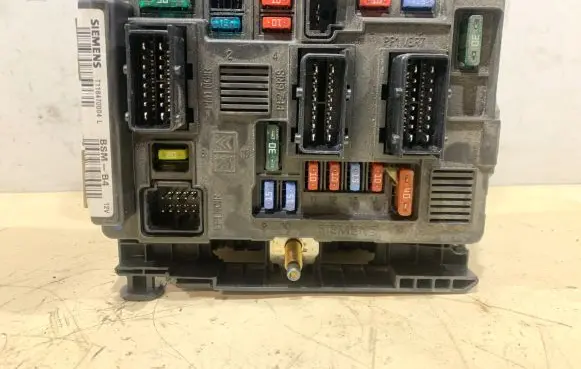 Peugeot 307 BSM Control unit T118470004 9650618380