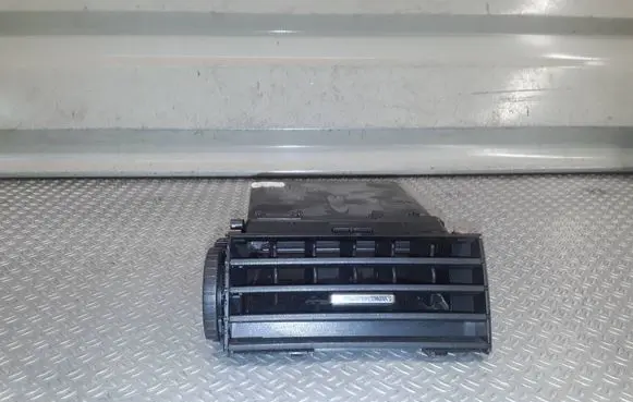 Ford C-MAX I Dash center air vent grill 3M51R014L21AE