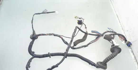 Nissan Primera Front door wiring loom 24124BA203