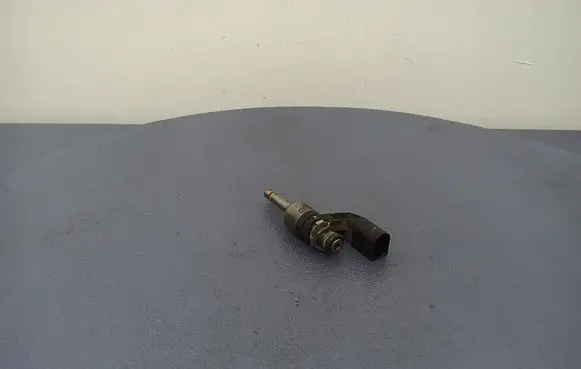 Volkswagen Golf V Fuel injector 03C906036E
