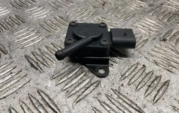 BMW 3 E92 E93 Exhaust gas pressure sensor 7808013
