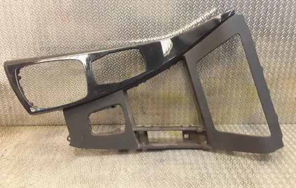 Other center console (tunnel) element