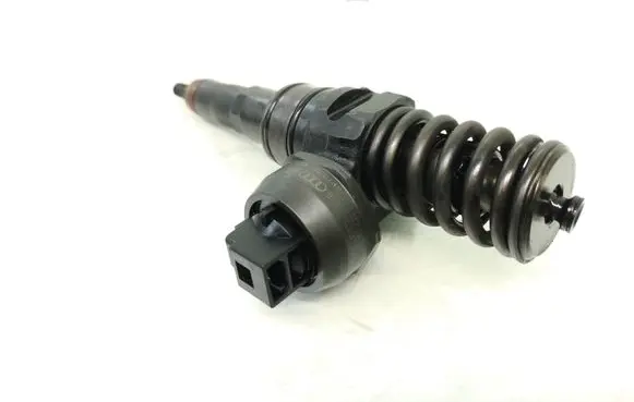 Volkswagen Caddy Fuel injector 038130073BN 0414720313