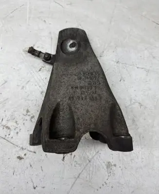 BMW 5 E60 E61 Engine mounting bracket 6770466 LS18C03