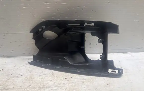 Volvo XC40 Fog light bracket 31407961