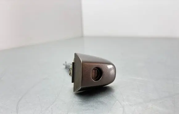 Honda CR-V Front door lock (next to the handle) T1G1G