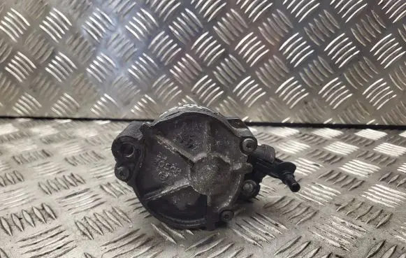 Mazda 3 I Vacuum pump D1562A2607P