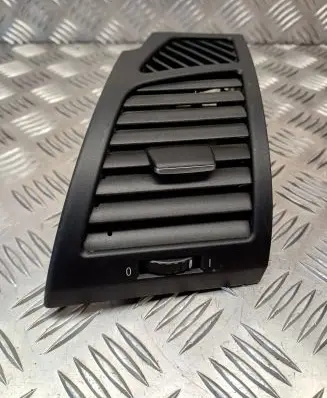 BMW 1 E81 E87 Dashboard side air vent grill/cover trim 7059187