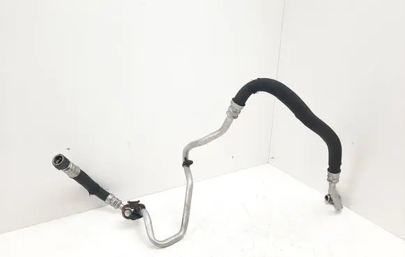 Gearbox oil cooler pipe/hose