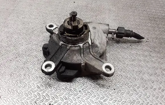 Toyota Avensis T250 Vacuum pump 