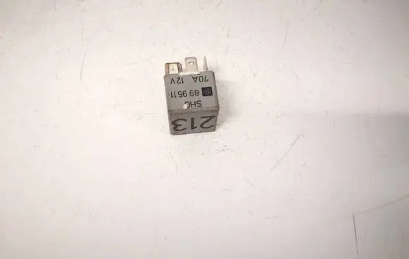 Volkswagen Golf IV Other relay 443951253J