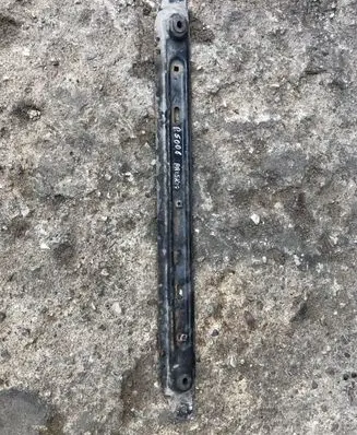 Peugeot 5008 Bottom radiator support slam panel 
