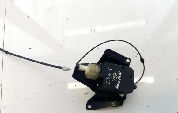 BMW 5 E39 Central locking motor 8352168 406204