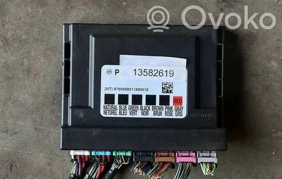 Opel Astra J Comfort/convenience module 13582619