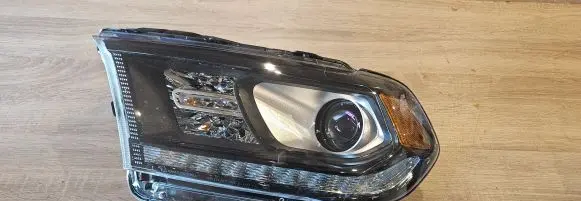 Dodge Durango Headlight/headlamp 68423853AE