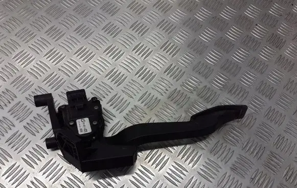 Opel Combo C Accelerator throttle pedal 9129423