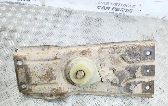 Chrysler Voyager Spare wheel mounting bracket 