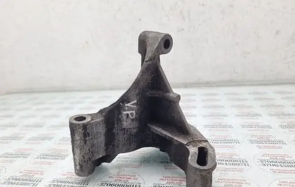 Volkswagen Sharan Power steering pump mounting bracket 028145531D