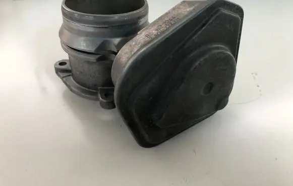 BMW 1 E81 E87 Throttle valve 7804373