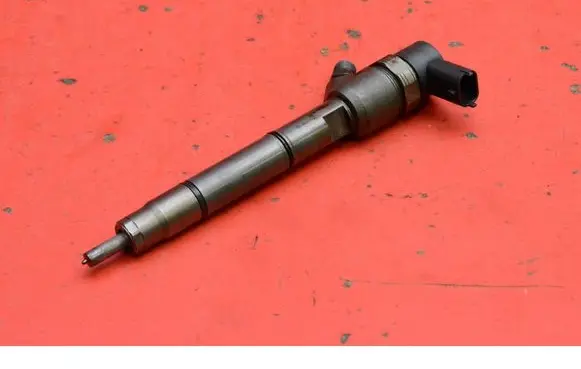 Hyundai i40 Fuel injector 338002A800