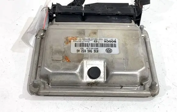 Volkswagen Golf V Engine control unit/module ECU