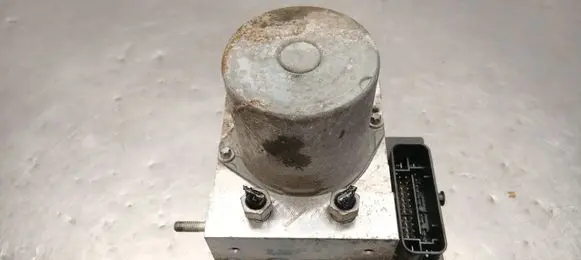 Peugeot 5008 ABS Pump 9674677580
