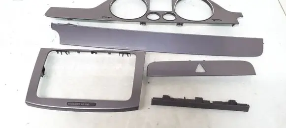 Dashboard glove box trim