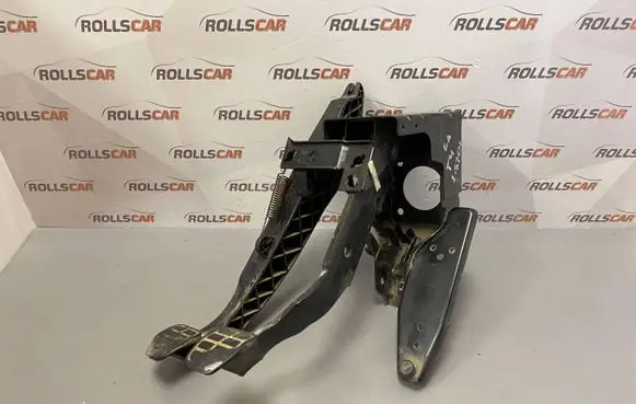 Volkswagen Transporter - Caravelle T4 Pedal assembly 701721315B