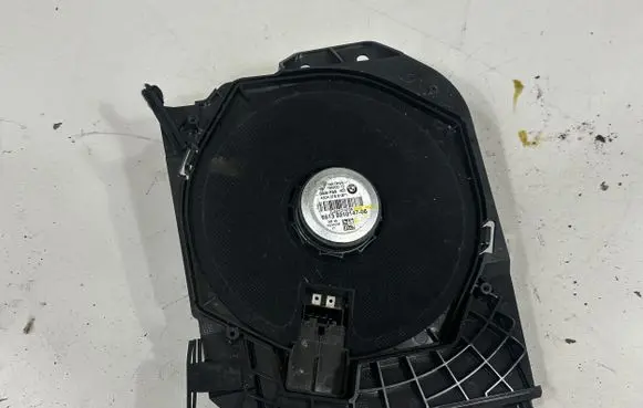 BMW 4 F32 F33 Subwoofer speaker 9210147