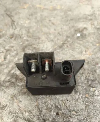 Mercedes-Benz E W211 Charging relay A0025426419 0332002167