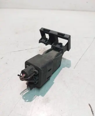 Volkswagen PASSAT B6 Glow plug pre-heat relay 0281003038