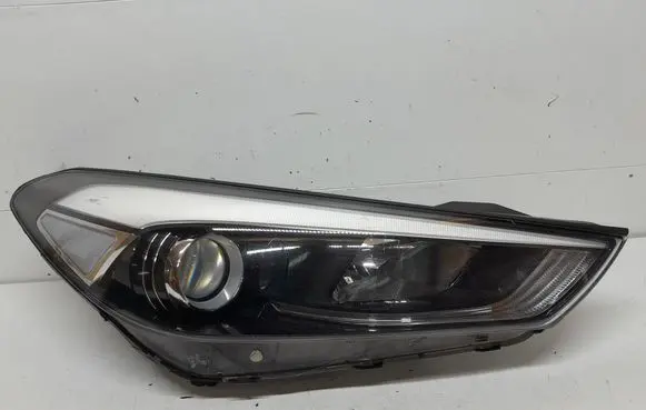 Hyundai Tucson TL Headlight/headlamp 92102D7000