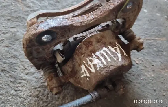KIA Sportage Front brake caliper
