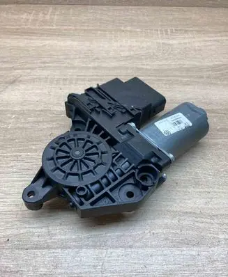 Volkswagen Golf VI Rear door window regulator motor 5K0959704D 0130821431