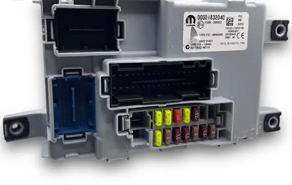 Fiat Panda III Fuse module 4957 00521832040
