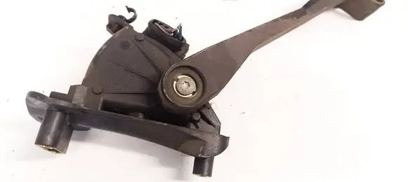 Volvo V70 Accelerator throttle pedal 30636004