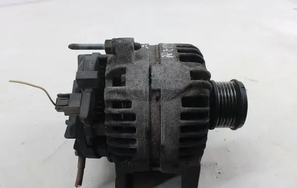 Renault Clio III Generator/alternator 8200660033