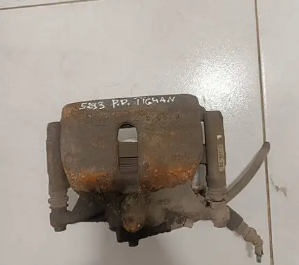 Volkswagen Tiguan Front brake caliper 5714b