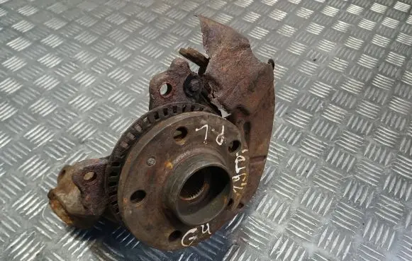 Volkswagen Golf IV Front wheel hub spindle knuckle