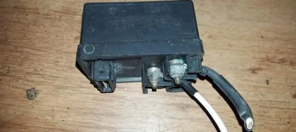 Peugeot 406 Glow plug pre-heat relay 0281003005