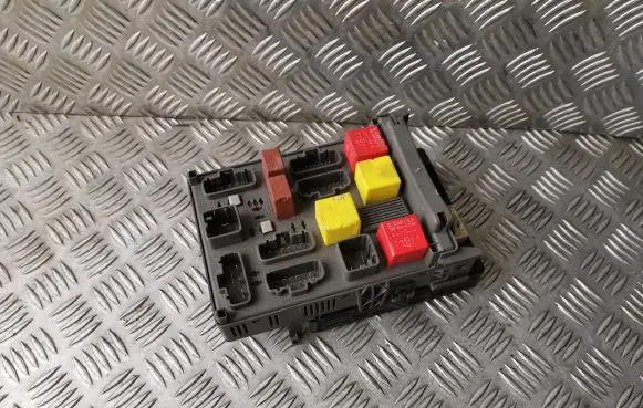 Renault Espace - Grand espace IV Fuse module 8200316854 8200315956 8200283812