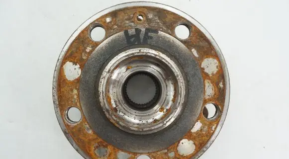 Front wheel hub