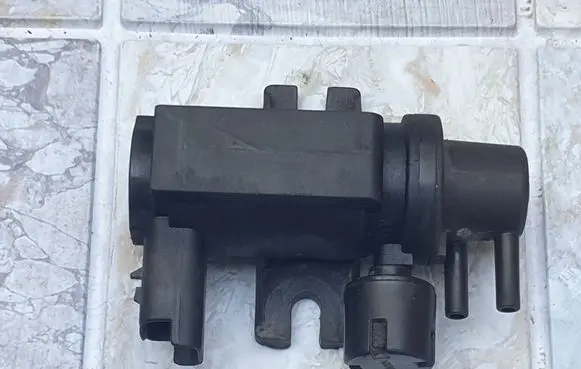 Ford Fiesta Turbo solenoid valve 9645029180 70096401 04T342