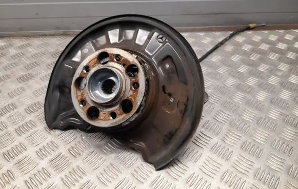 Mercedes-Benz E A207 Rear wheel hub A2044202385