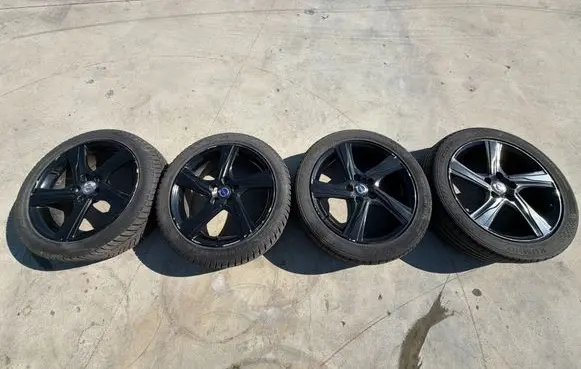 Volvo V40 R17 alloy rim 31347131