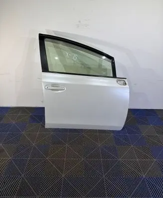 Toyota Prius+ (ZVW40) Front door 