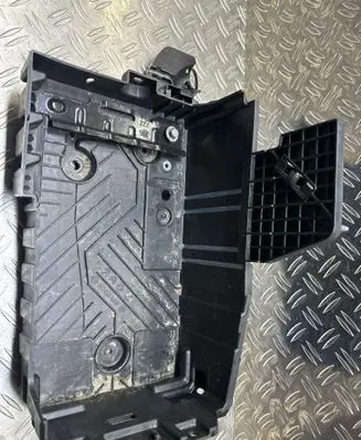 Peugeot 208 II Battery tray 9830928180 9823533180
