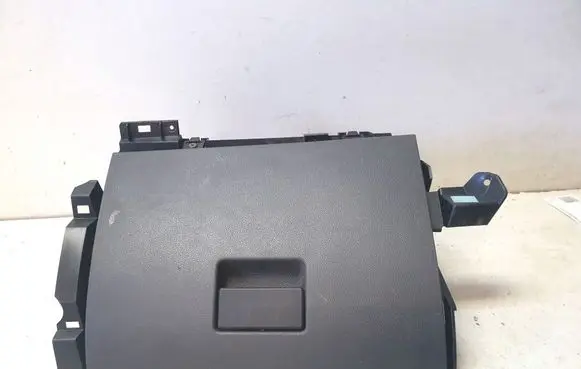Ford Focus C-MAX Glove box 3M51R06044